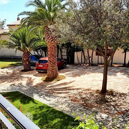 Ivonne Apartment