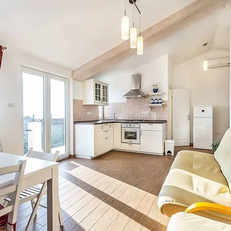 Apartment Ivonne Ližnjan