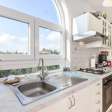 Ivonne Appartamento Ližnjan