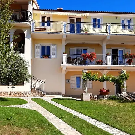 Ivonne Apartment Ližnjan