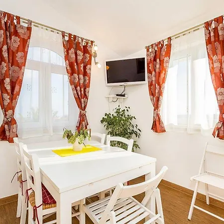 Ivonne Apartment